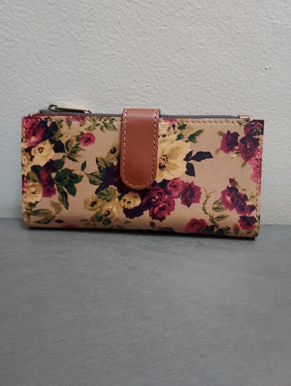 Patricia Nash Nazari Antique Rose Print RFID Leather Bifold Wallet.
